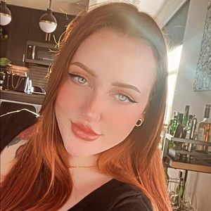 Meet your Posher, Dominique